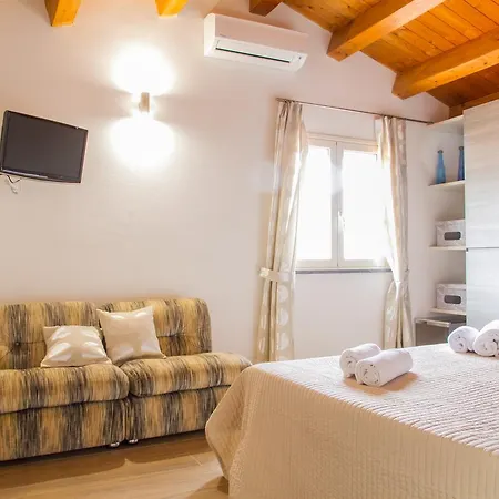 Apartment Domus Cephaledium *